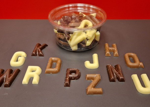 Sintchocolade Lettertjes gemengd Bakje 35 stuks